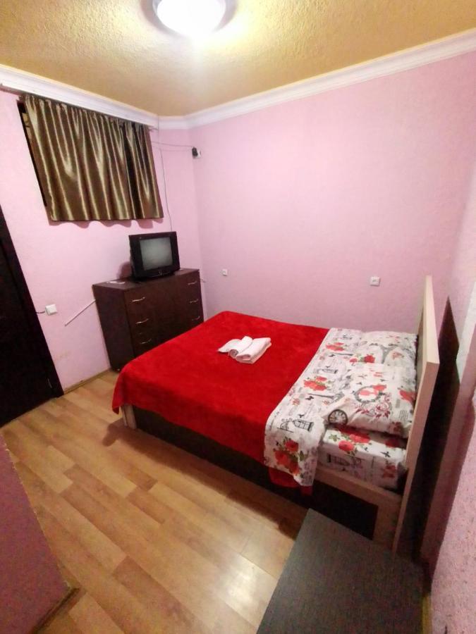 Hotel Vakhtanguri Batumi Bagian luar foto