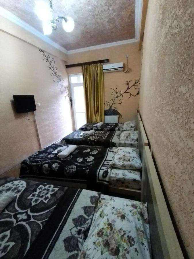Hotel Vakhtanguri Batumi Bagian luar foto