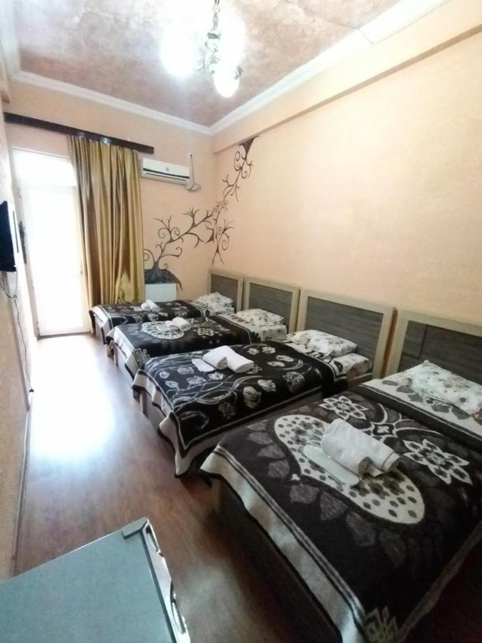 Hotel Vakhtanguri Batumi Bagian luar foto