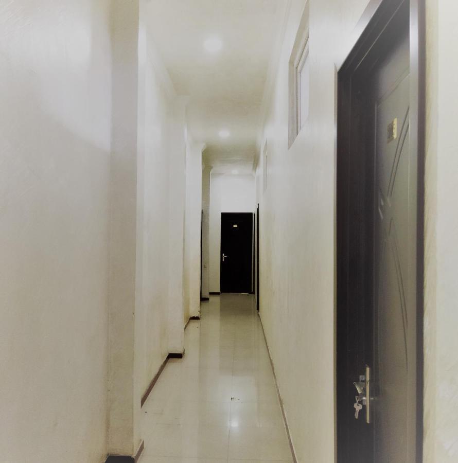Hotel Vakhtanguri Batumi Bagian luar foto