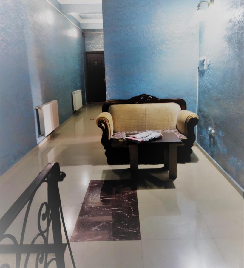 Hotel Vakhtanguri Batumi Bagian luar foto