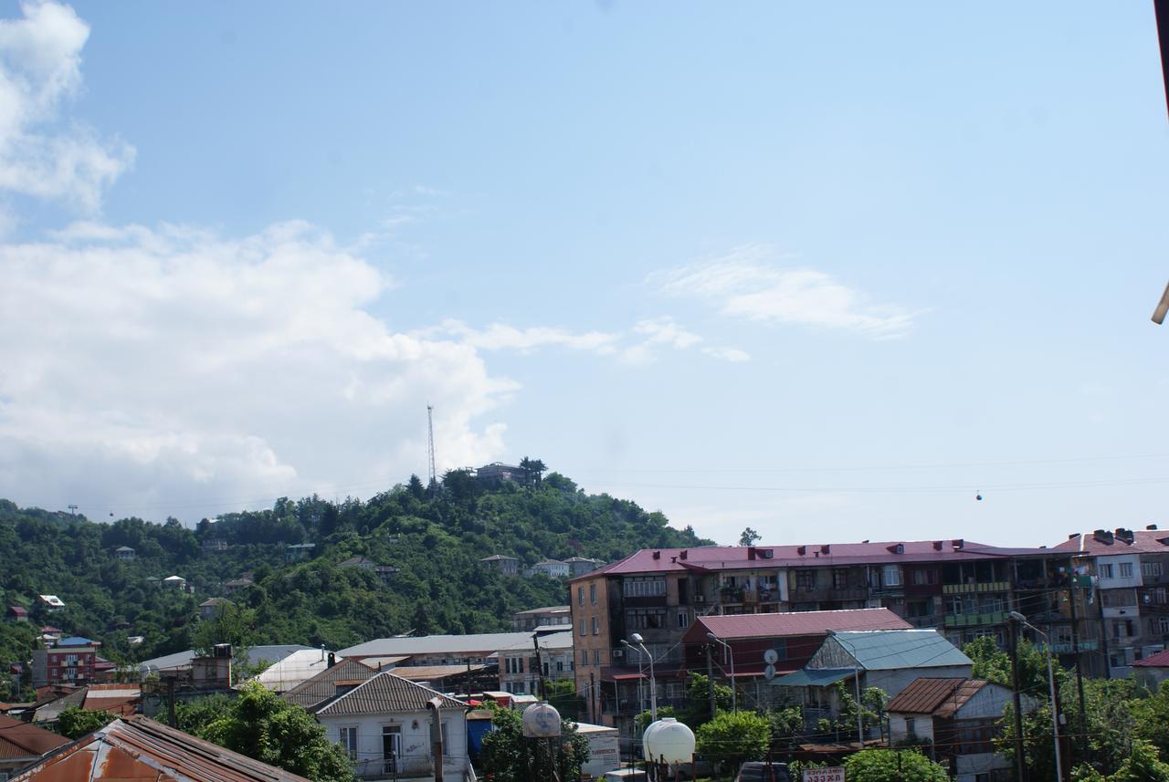 Hotel Vakhtanguri Batumi Bagian luar foto