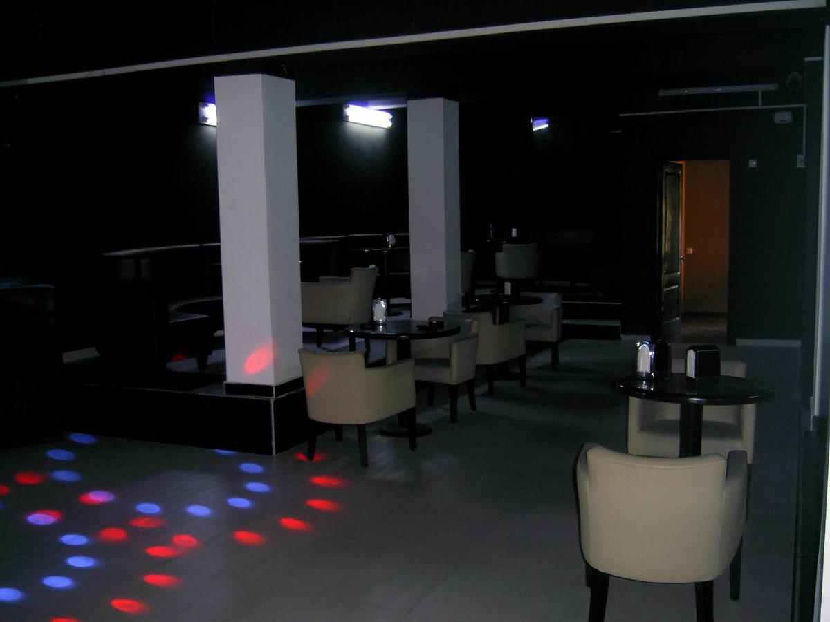 Hotel Vakhtanguri Batumi Bagian luar foto