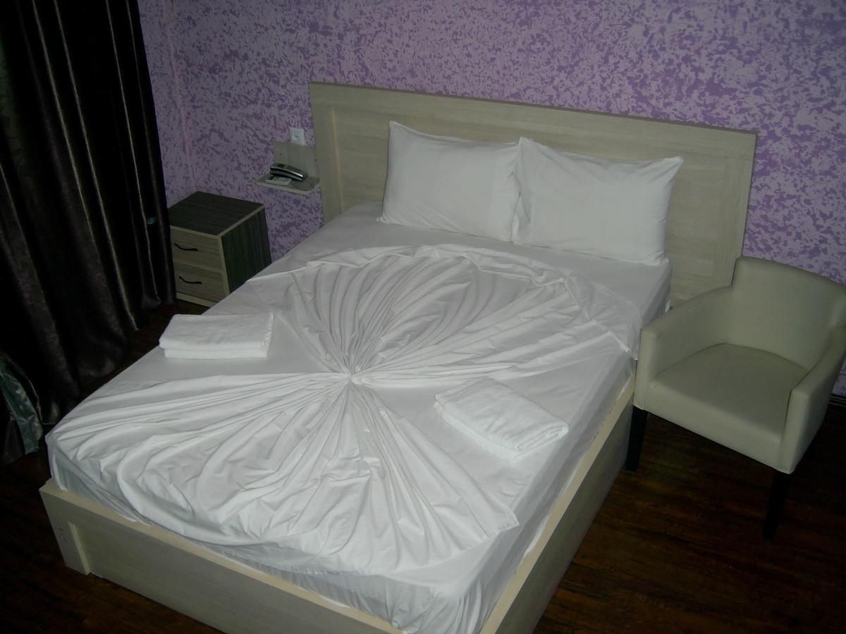 Hotel Vakhtanguri Batumi Bagian luar foto