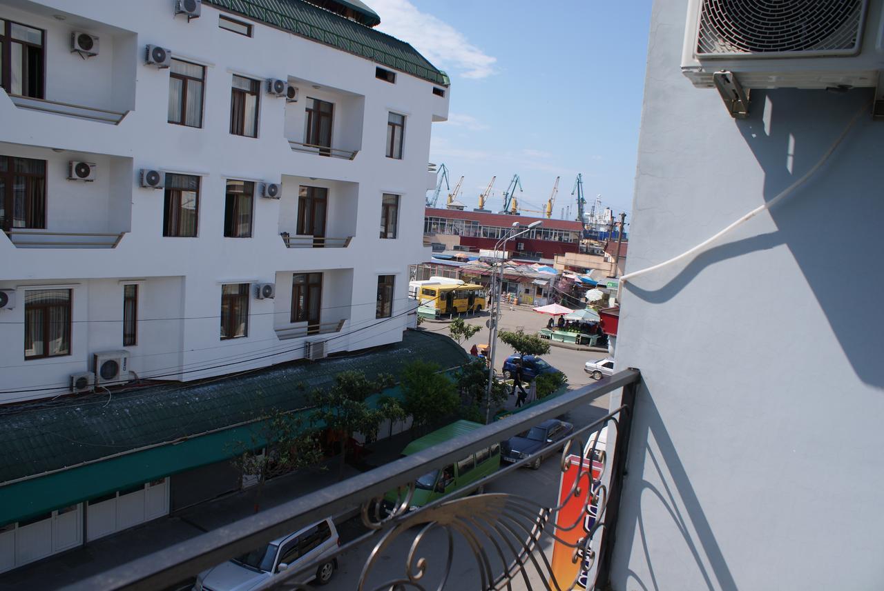 Hotel Vakhtanguri Batumi Bagian luar foto