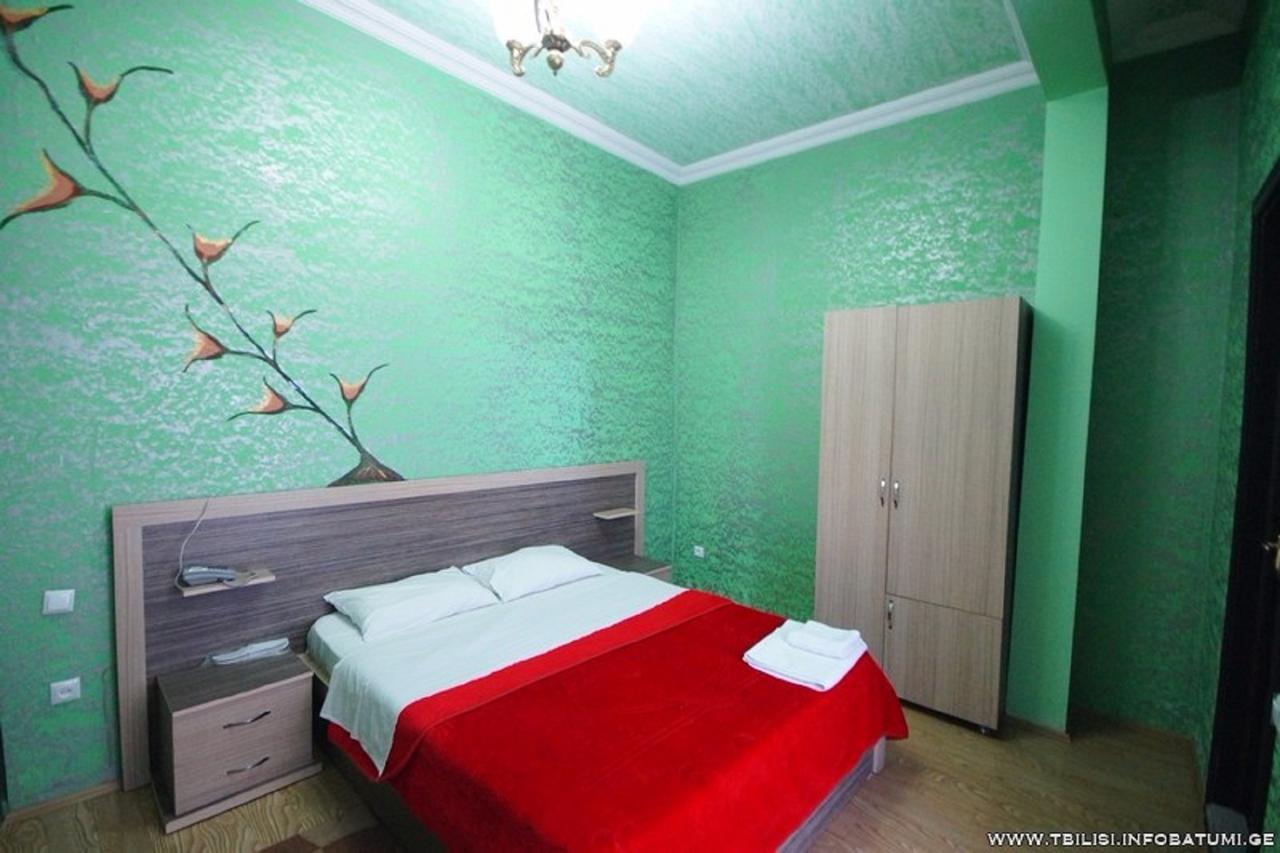 Hotel Vakhtanguri Batumi Bagian luar foto