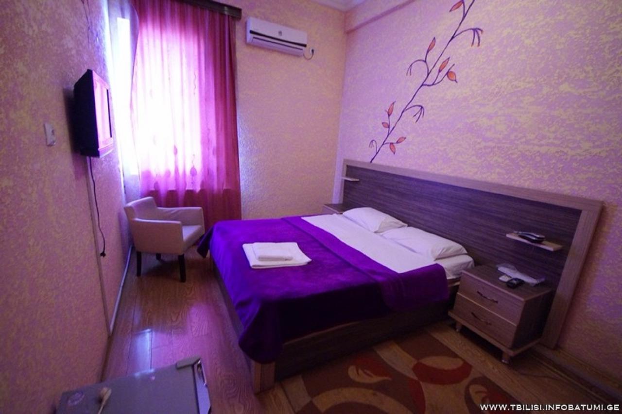 Hotel Vakhtanguri Batumi Bagian luar foto