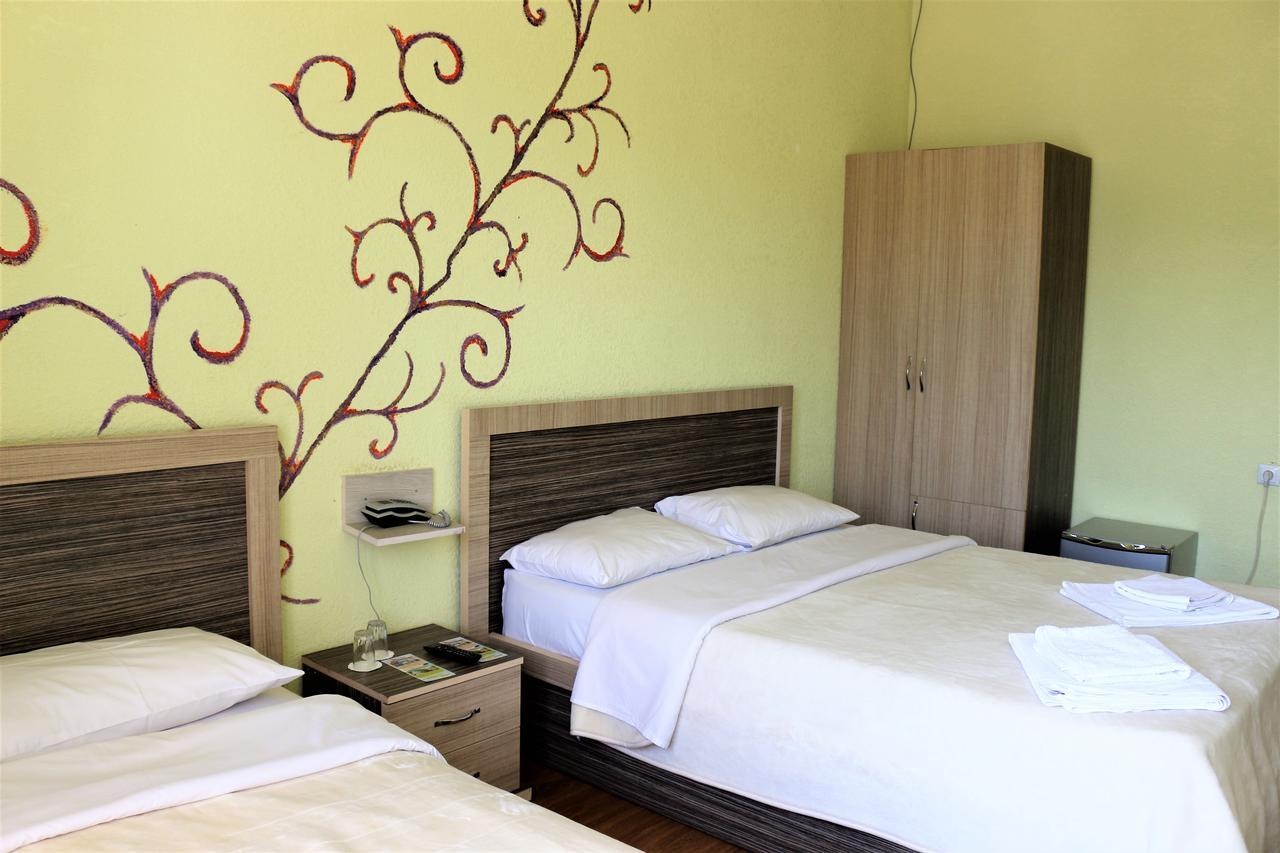 Hotel Vakhtanguri Batumi Bagian luar foto