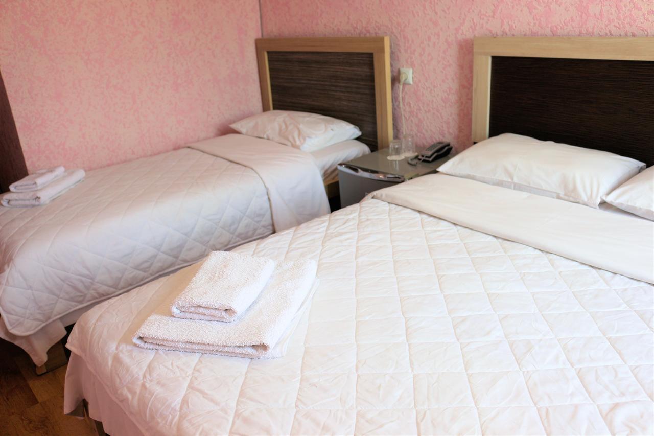 Hotel Vakhtanguri Batumi Bagian luar foto
