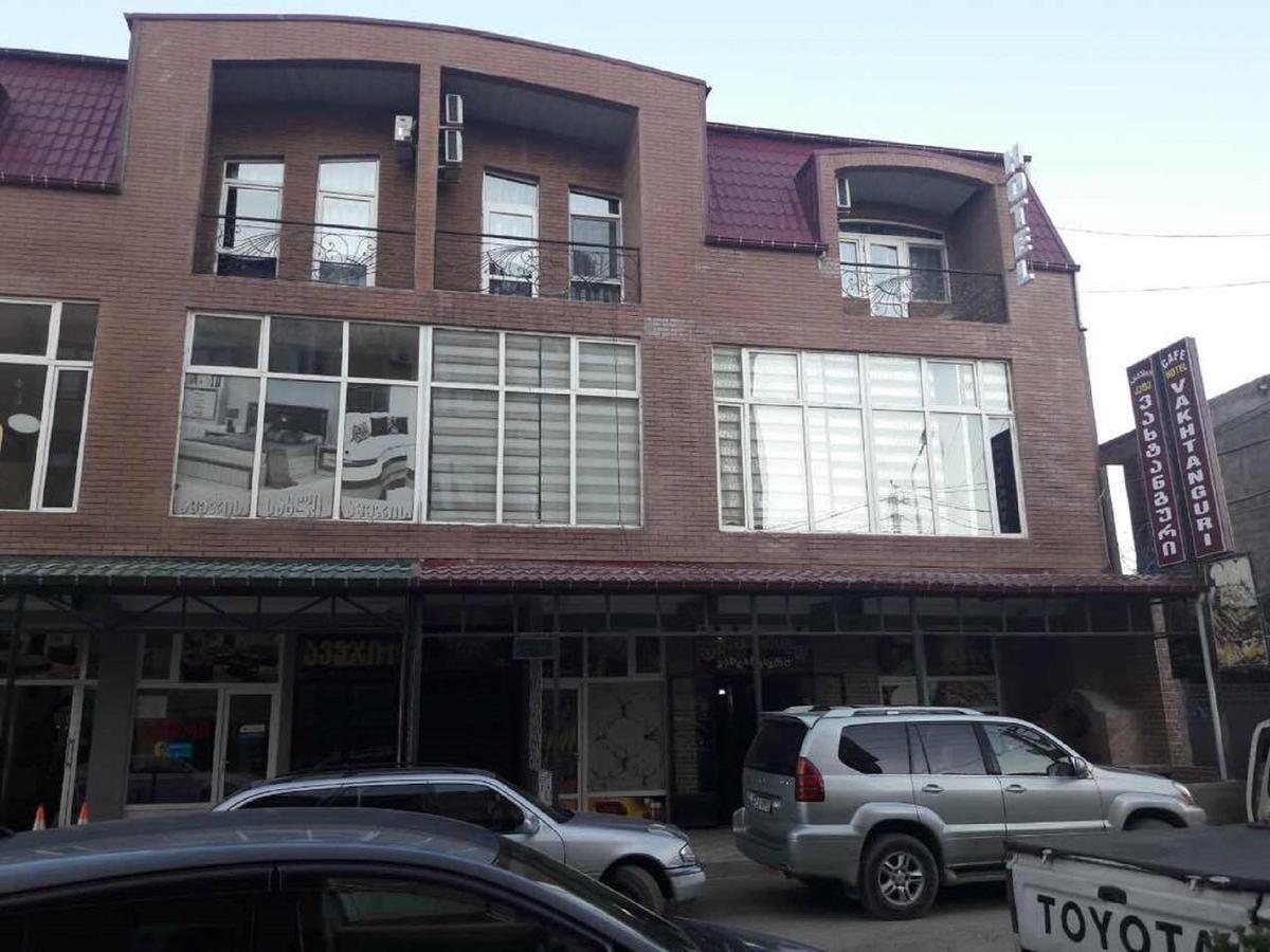 Hotel Vakhtanguri Batumi Bagian luar foto