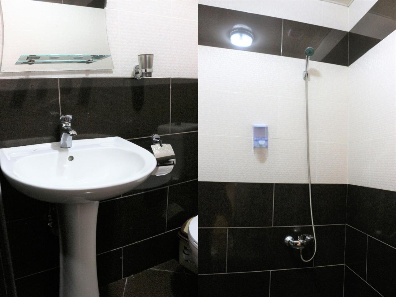 Hotel Vakhtanguri Batumi Bagian luar foto
